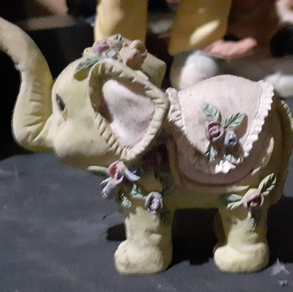 tiny elephant